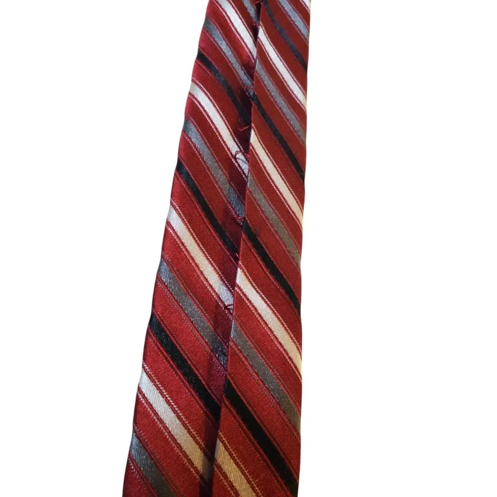 Croft & Barrow Neck Tie‎ Mens Red Black Silver Striped 100% Silk Business Church